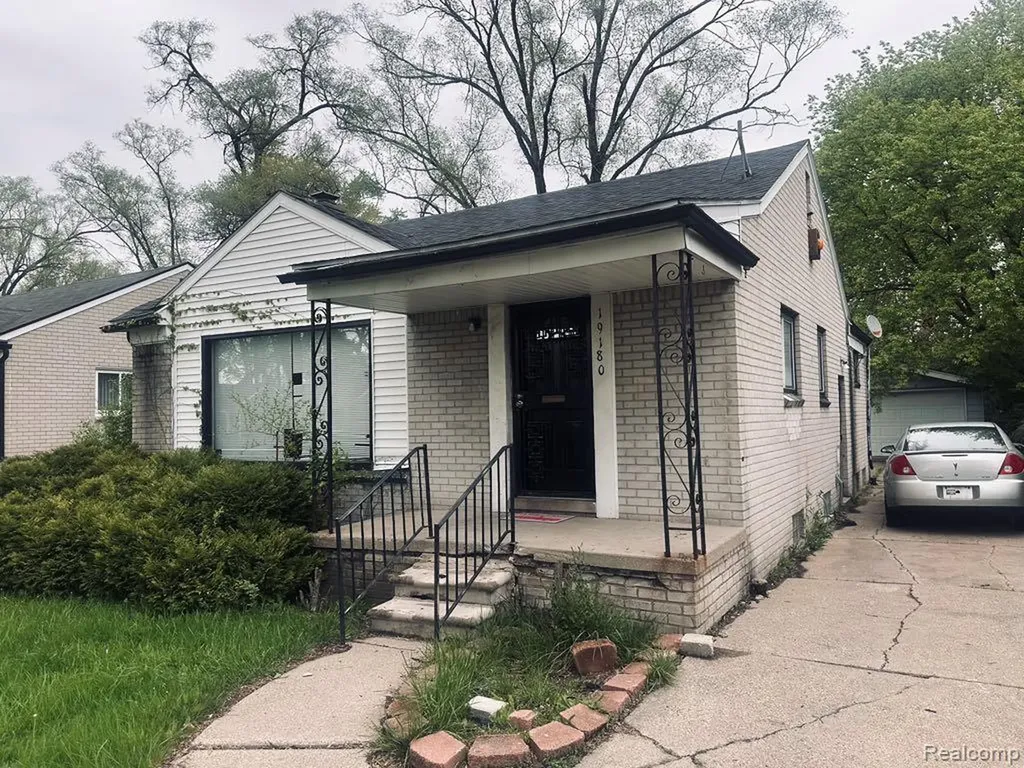 19180 Riverview Street Detroit City MI 48219