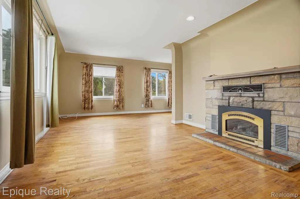 53100 Washington Street New Baltimore City MI 48047