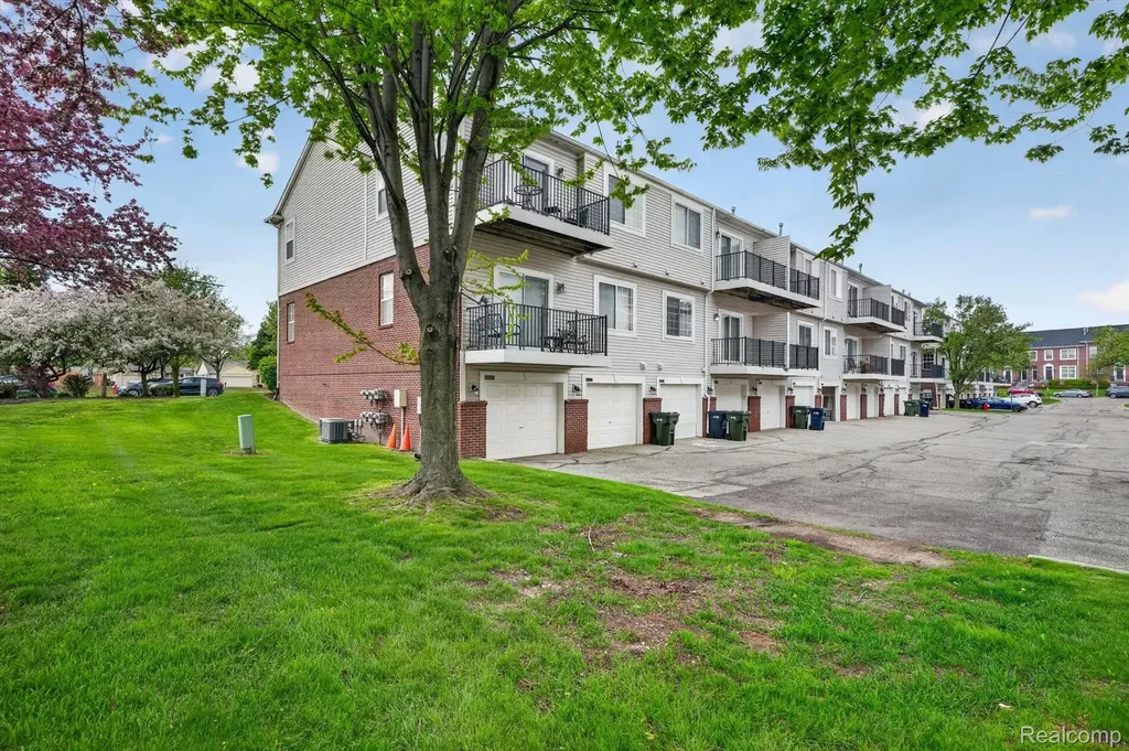 43027 Strand Drive Sterling Heights City MI 48313