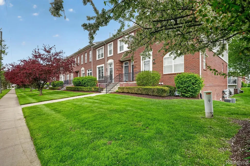 43027 Strand Drive Sterling Heights City MI 48313
