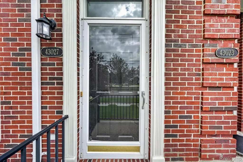 43027 Strand Drive Sterling Heights City MI 48313