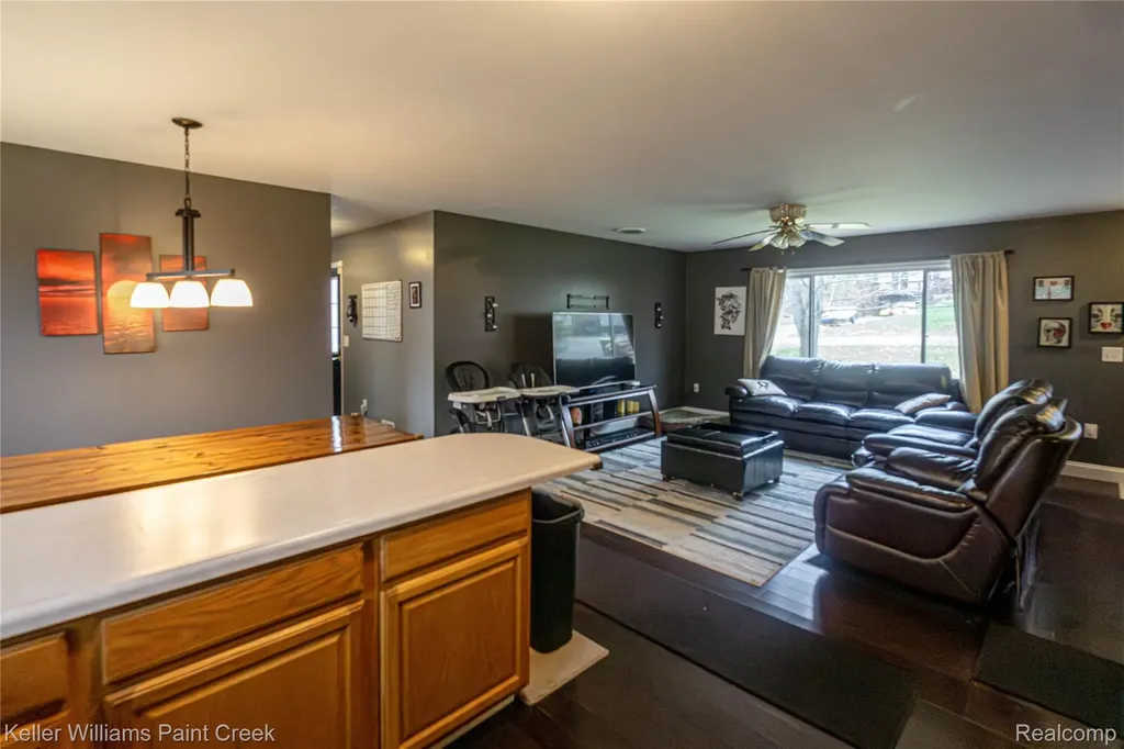 228 Clearview Drive Lyon Township MI 48653