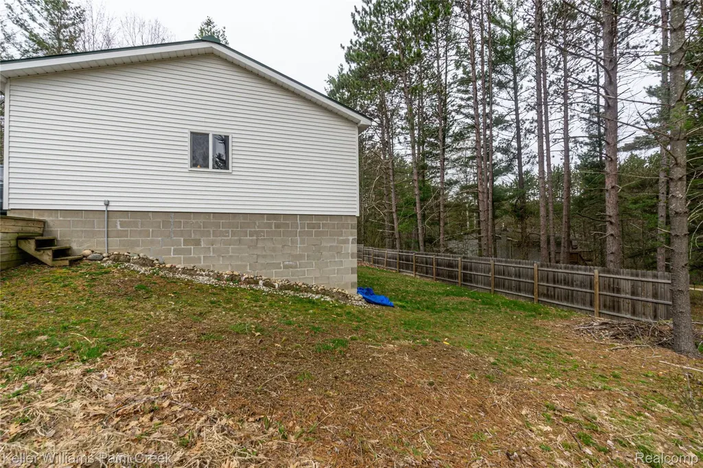 228 Clearview Drive Lyon Township MI 48653
