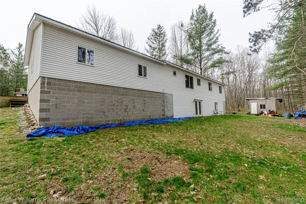 228 Clearview Drive Lyon Township MI 48653