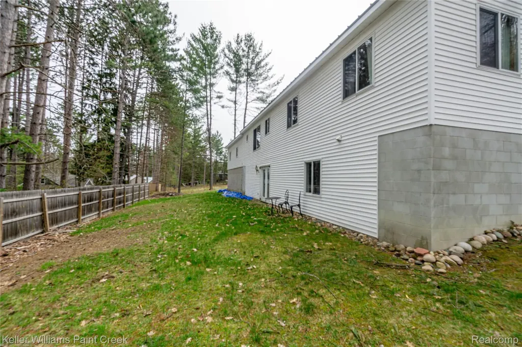 228 Clearview Drive Lyon Township MI 48653