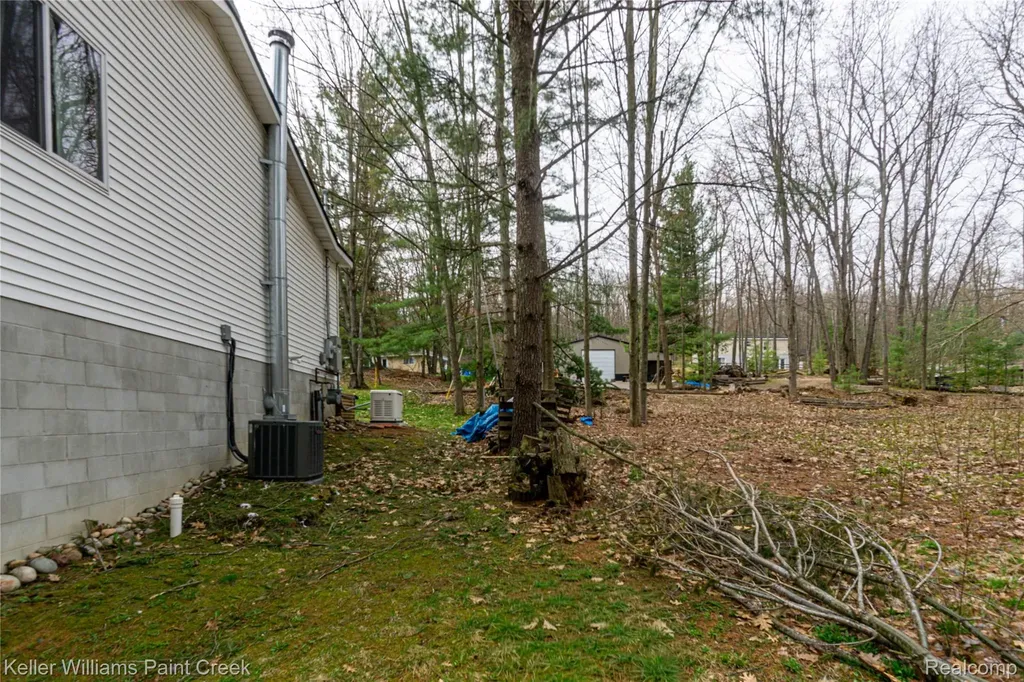 228 Clearview Drive Lyon Township MI 48653