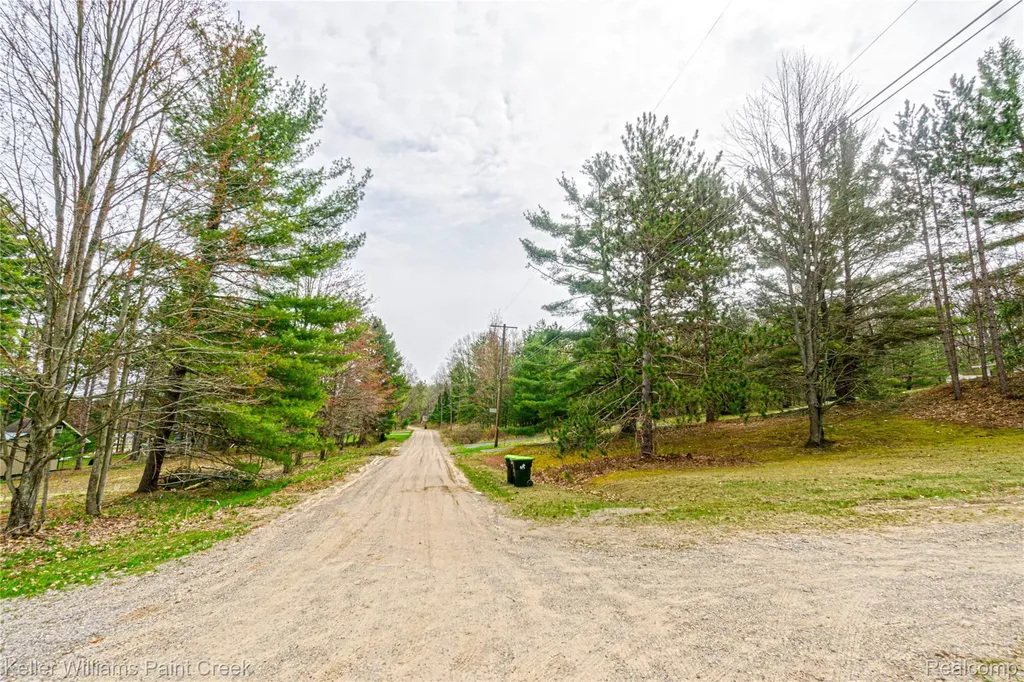 228 Clearview Drive Lyon Township MI 48653