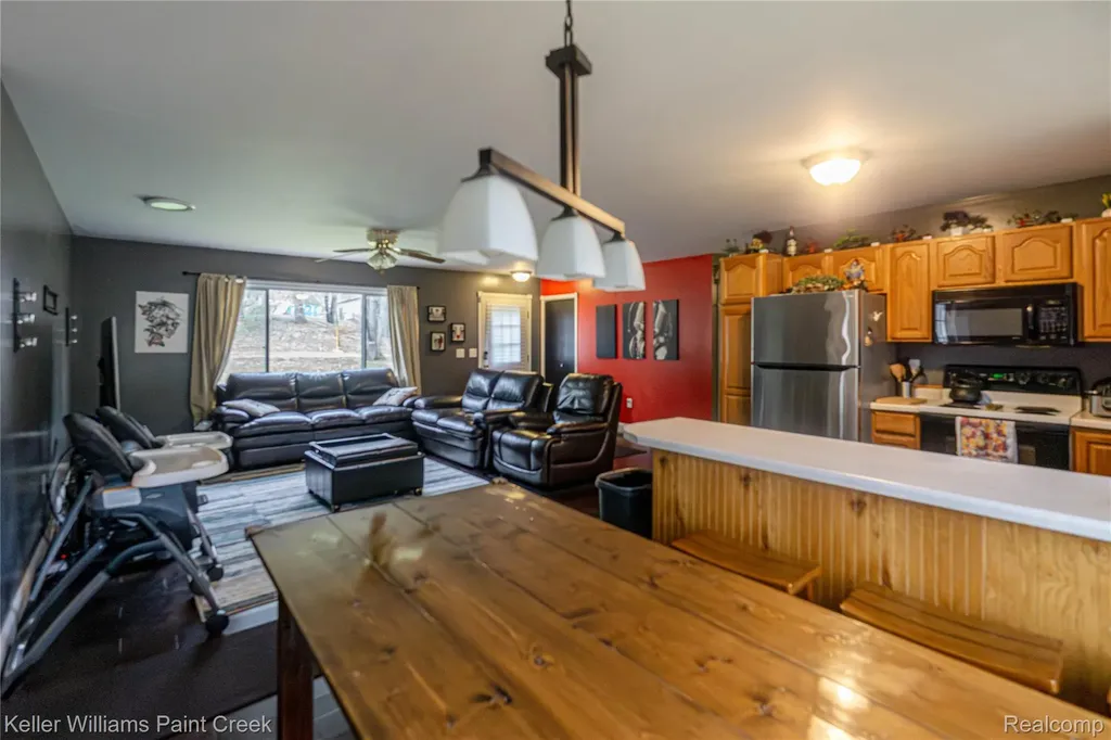 228 Clearview Drive Lyon Township MI 48653
