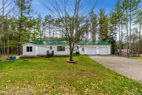 228 Clearview Drive Lyon Township MI 48653