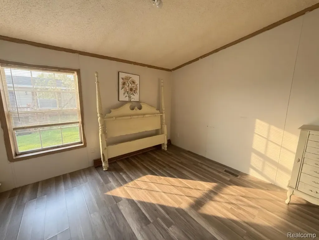 6988 Mckean Road Lot #220 Ypsilanti City MI 48197