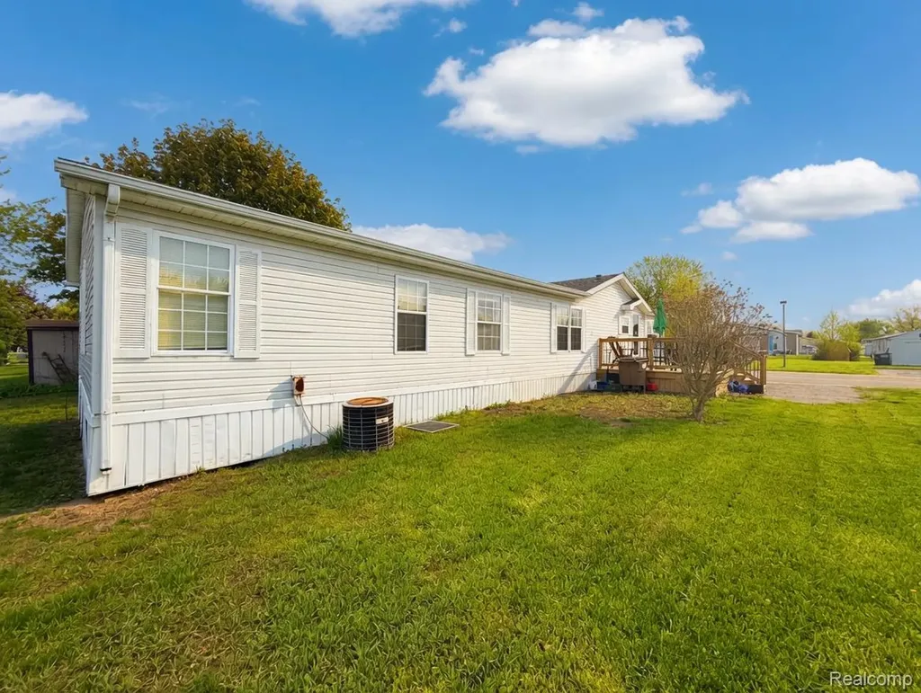 6988 Mckean Road Lot #220 Ypsilanti City MI 48197
