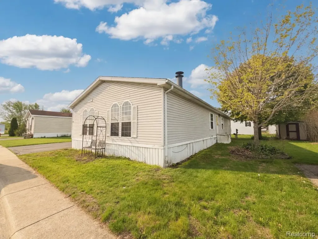 6988 Mckean Road Lot #220 Ypsilanti City MI 48197