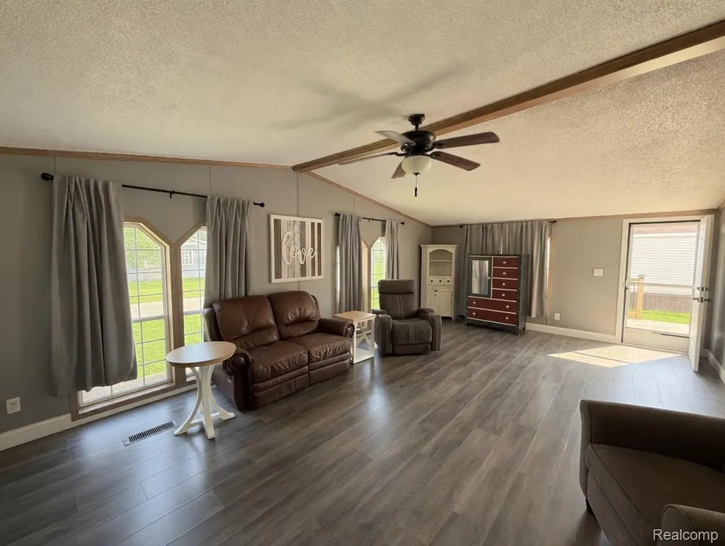 6988 Mckean Road Lot #220 Ypsilanti City MI 48197