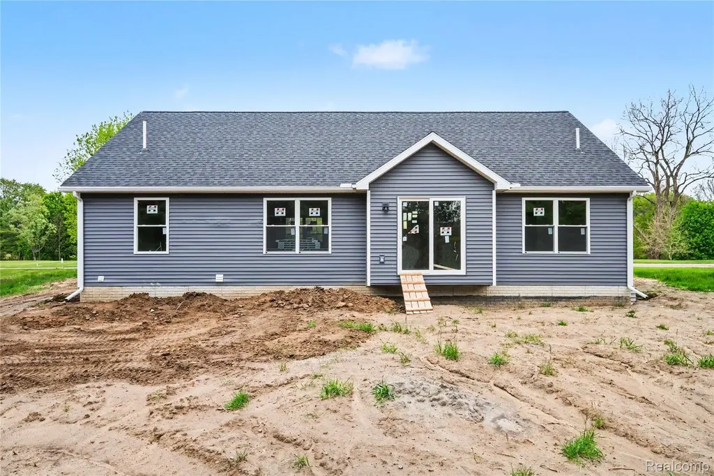 2423 Whisper Ridge Drive Burton City MI 48507