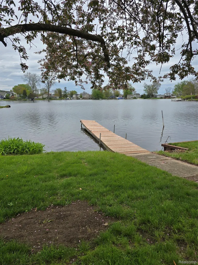 9114 Pontiac Lake Road White Lake Charter Township MI 48386