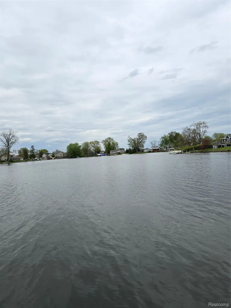 9114 Pontiac Lake Road White Lake Charter Township MI 48386
