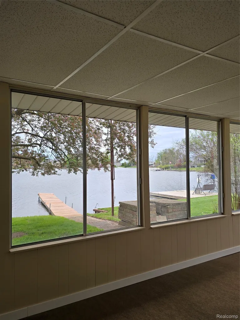 9114 Pontiac Lake Road White Lake Charter Township MI 48386