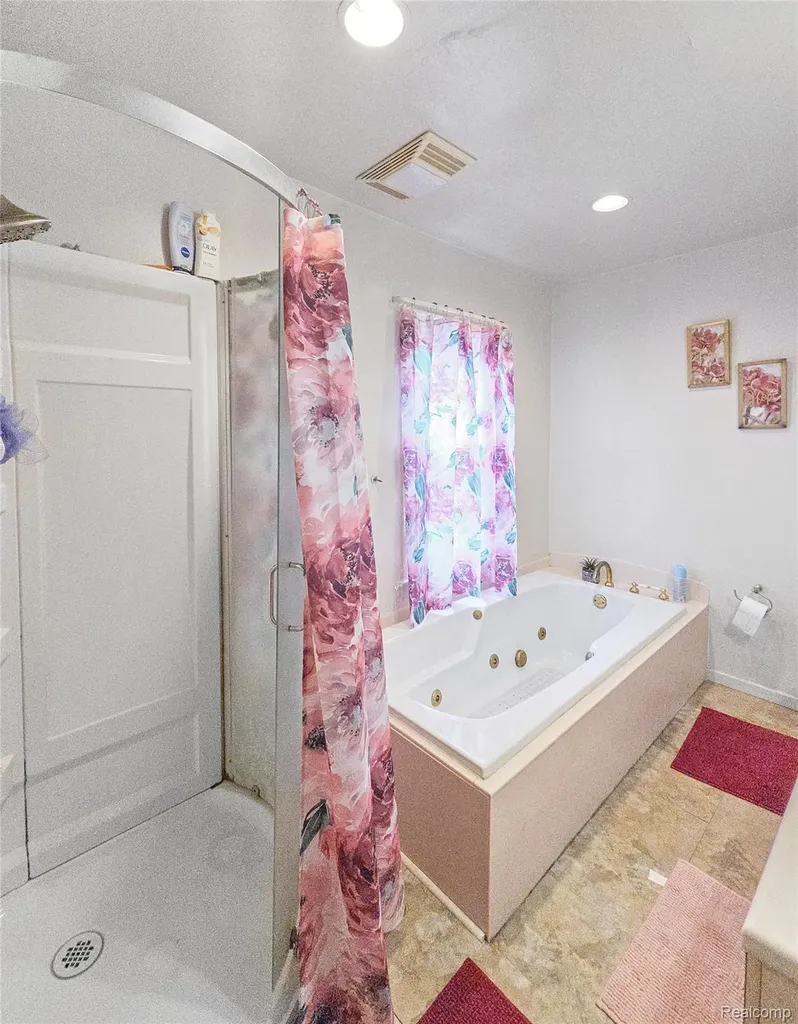 22449 Marine Avenue Eastpointe City MI 48021