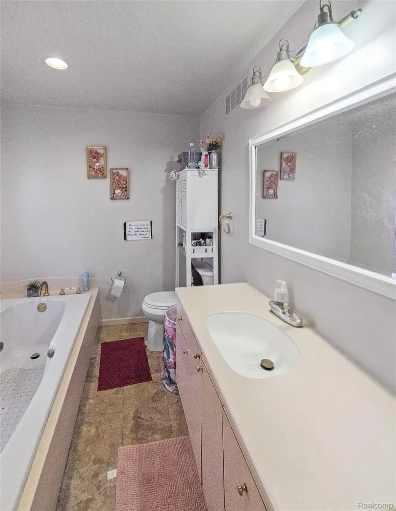22449 Marine Avenue Eastpointe City MI 48021