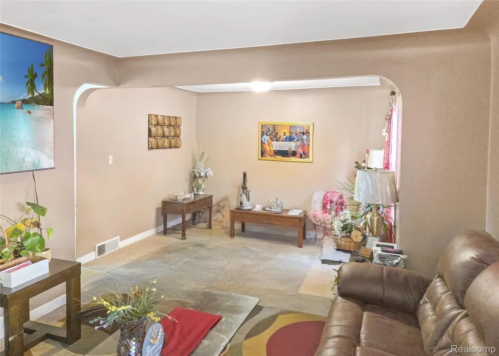 22449 Marine Avenue Eastpointe City MI 48021