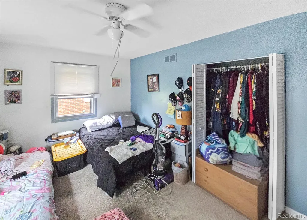 22449 Marine Avenue Eastpointe City MI 48021