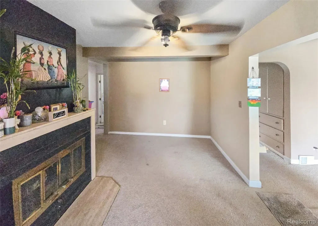 22449 Marine Avenue Eastpointe City MI 48021