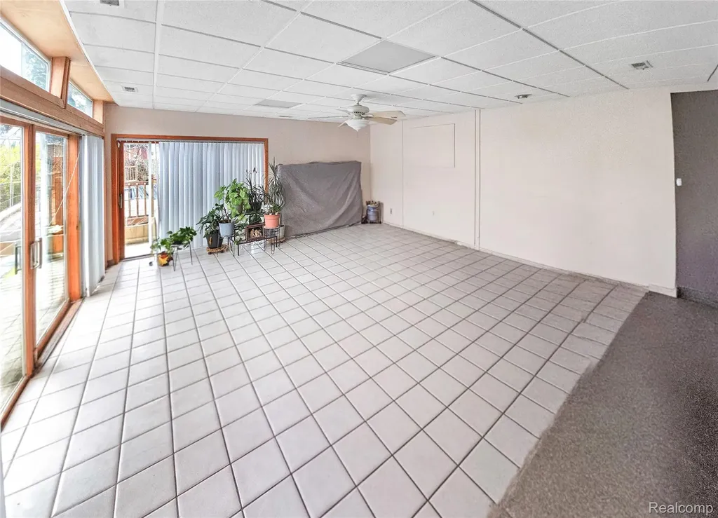 22449 Marine Avenue Eastpointe City MI 48021