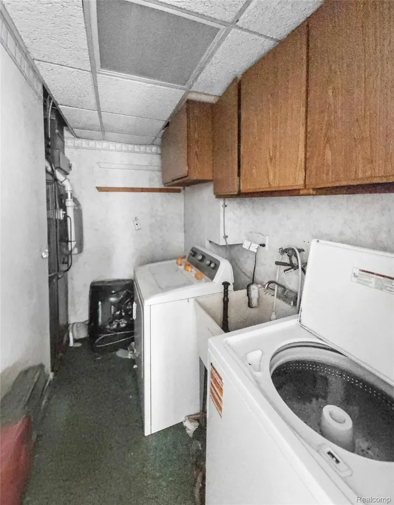 22449 Marine Avenue Eastpointe City MI 48021