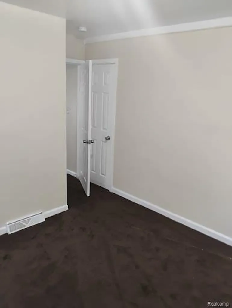 9011 Heyden Street Detroit City MI 48228