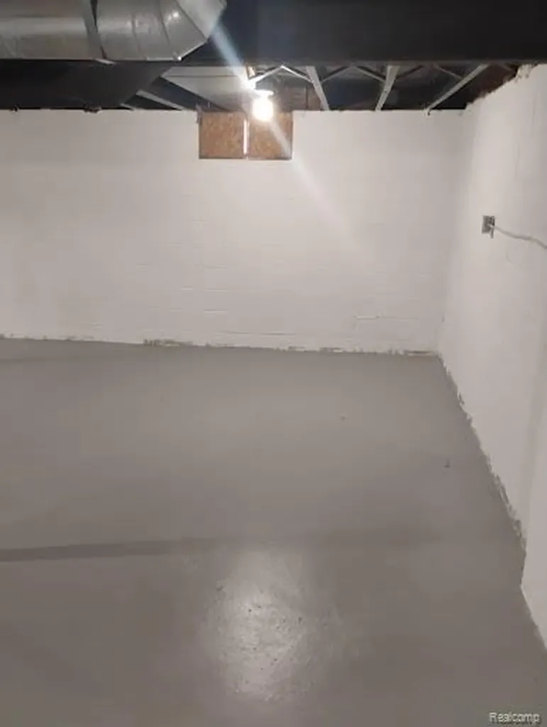 9011 Heyden Street Detroit City MI 48228