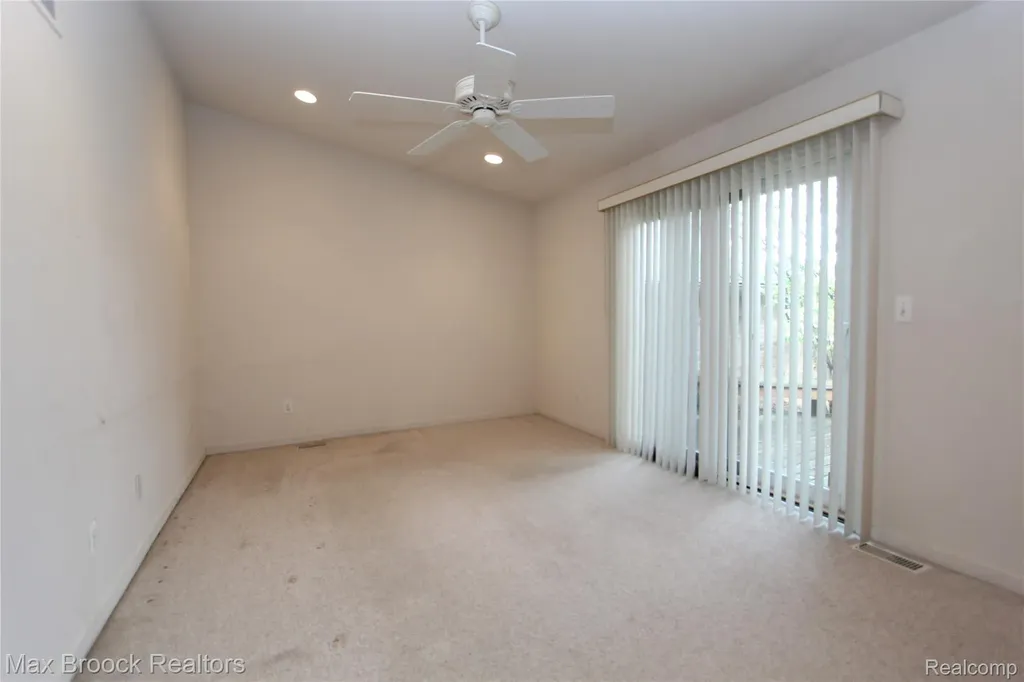 4029 Foxpointe Drive West Bloomfield Charter Township MI 48323
