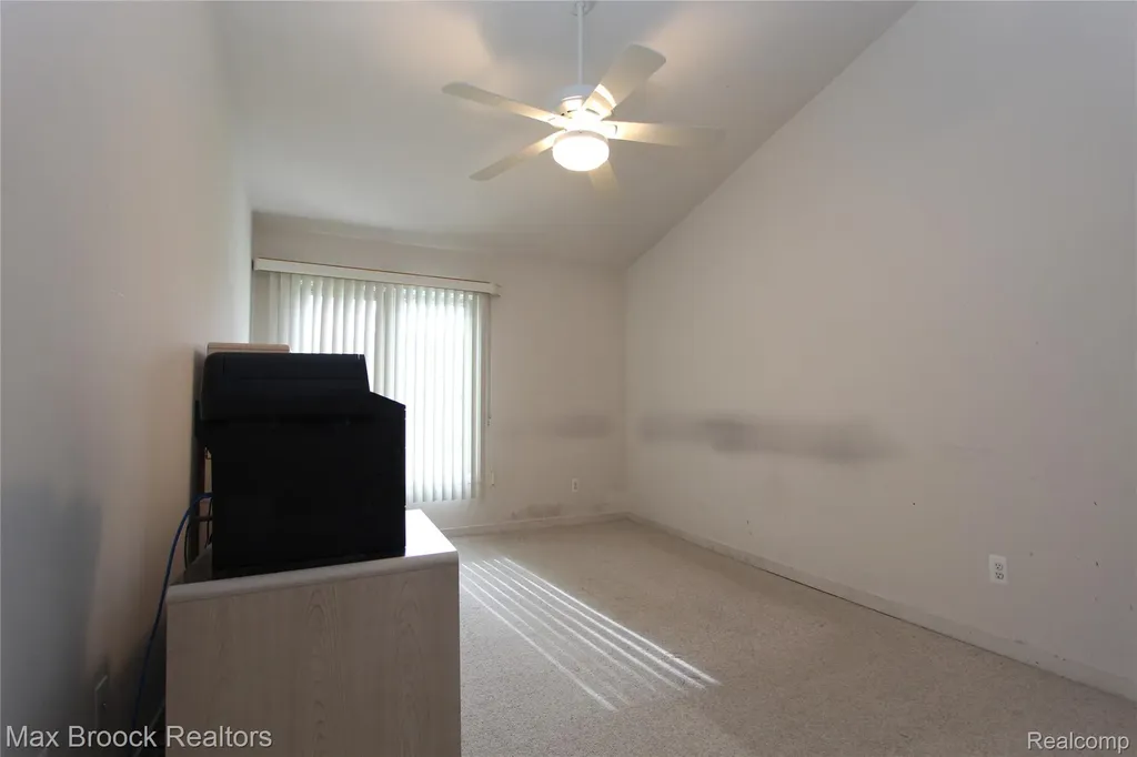 4029 Foxpointe Drive West Bloomfield Charter Township MI 48323
