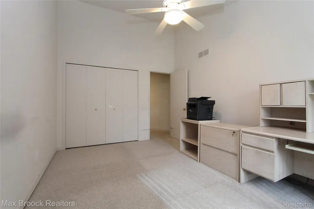 4029 Foxpointe Drive West Bloomfield Charter Township MI 48323