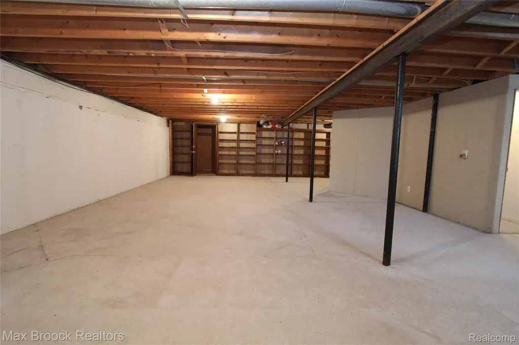 4029 Foxpointe Drive West Bloomfield Charter Township MI 48323