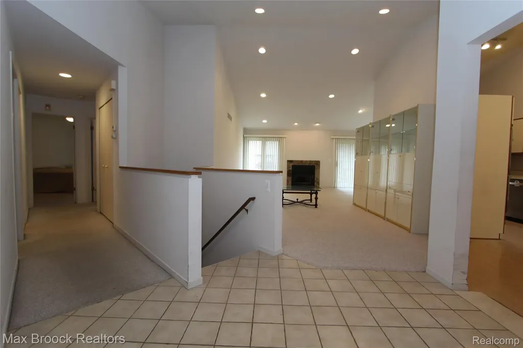 4029 Foxpointe Drive West Bloomfield Charter Township MI 48323