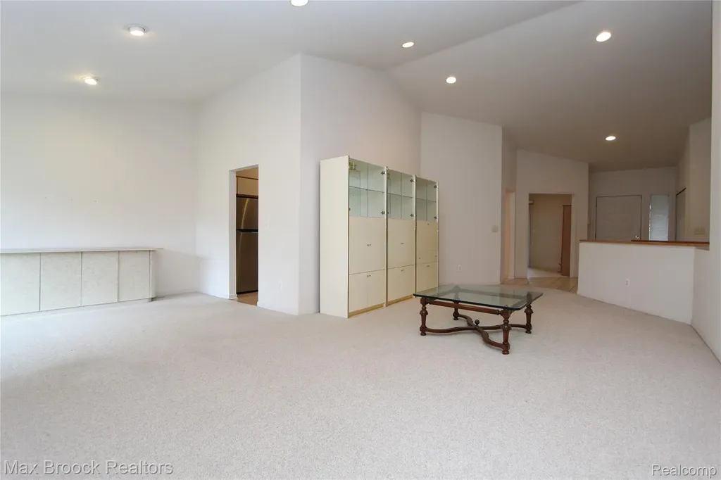 4029 Foxpointe Drive West Bloomfield Charter Township MI 48323