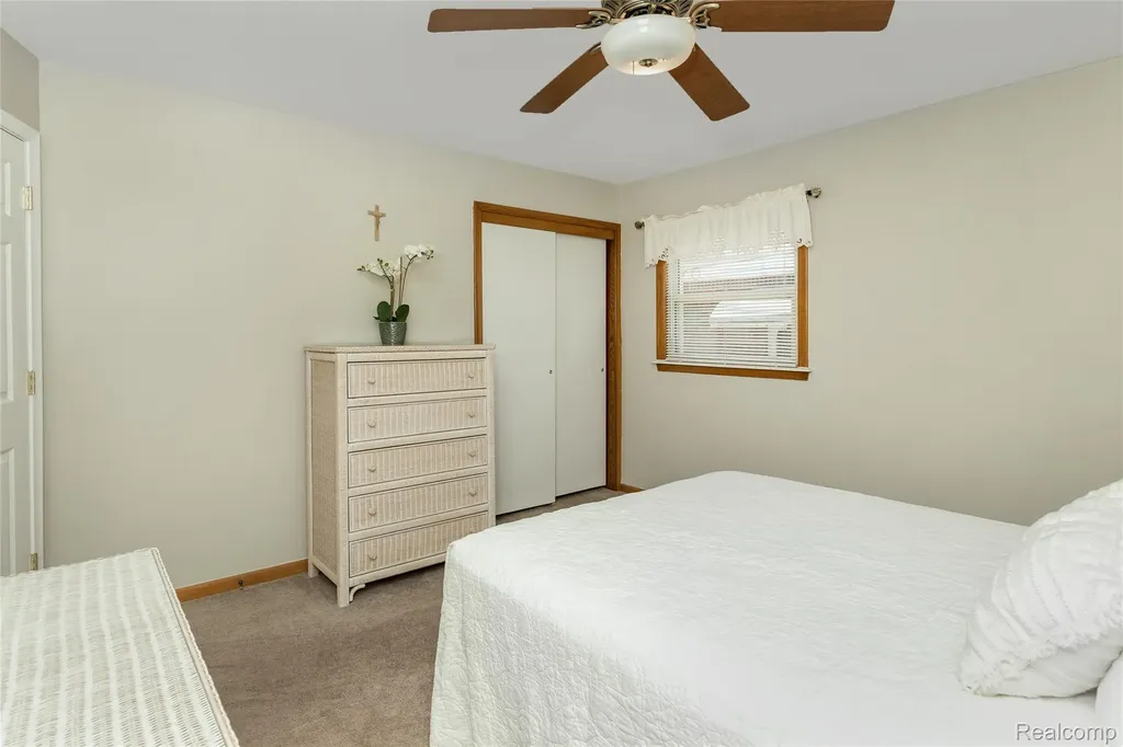 8422 Niver Avenue Allen Park City MI 48101
