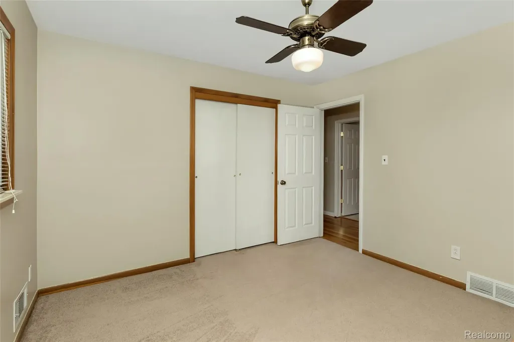 8422 Niver Avenue Allen Park City MI 48101