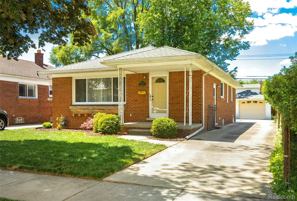 8422 Niver Avenue Allen Park City MI 48101