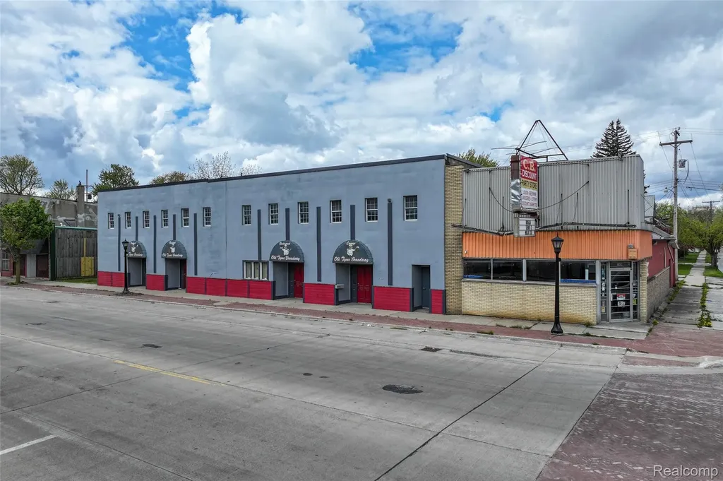 1600 Broadway Street Bay City City MI 48708