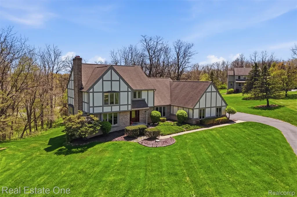 6514 Mountview Court Genoa Township MI 48116