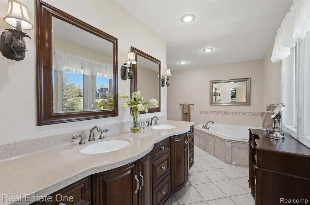 6514 Mountview Court Genoa Township MI 48116