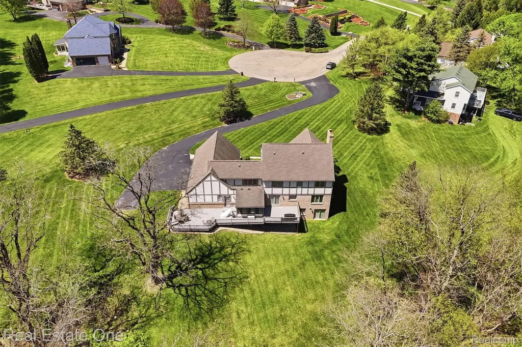 6514 Mountview Court Genoa Township MI 48116
