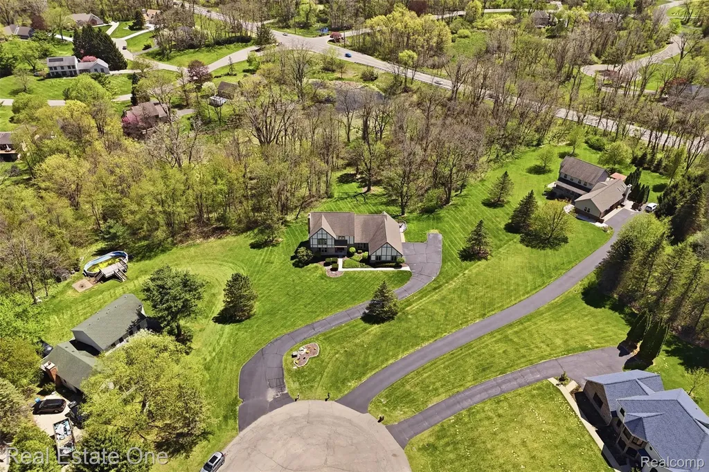 6514 Mountview Court Genoa Township MI 48116