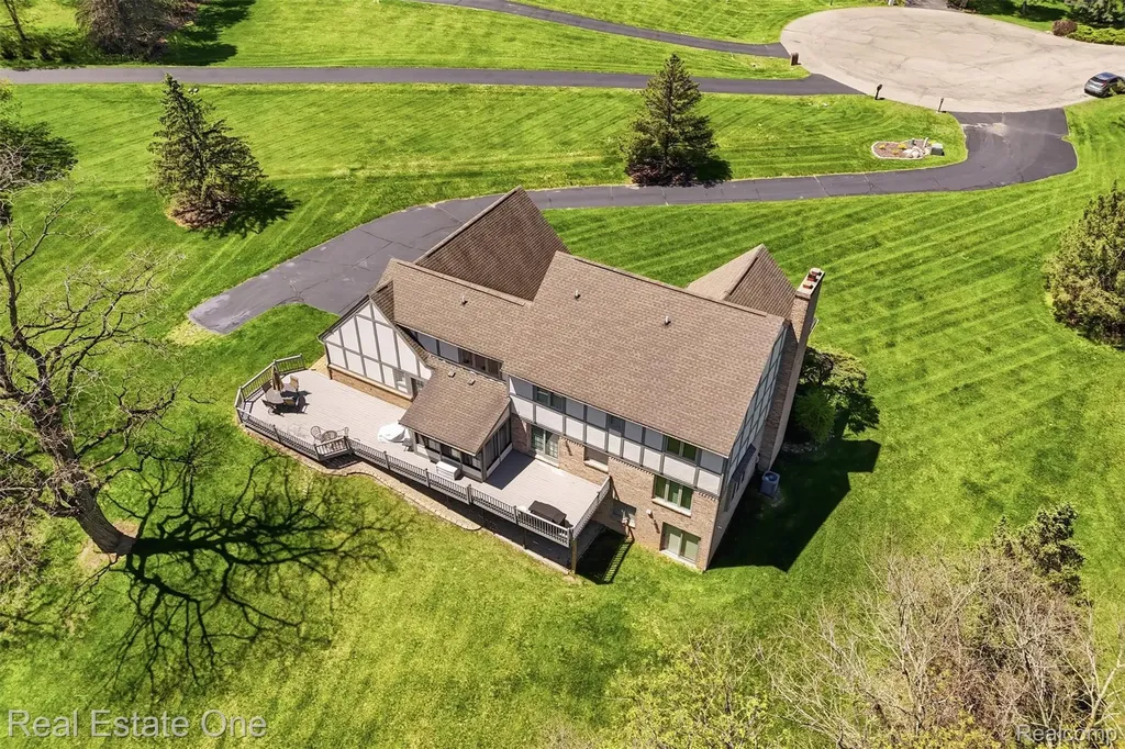 6514 Mountview Court Genoa Township MI 48116