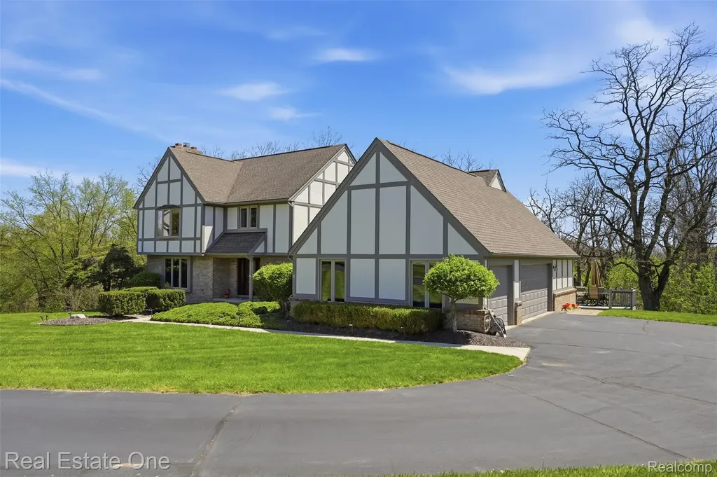 6514 Mountview Court Genoa Township MI 48116