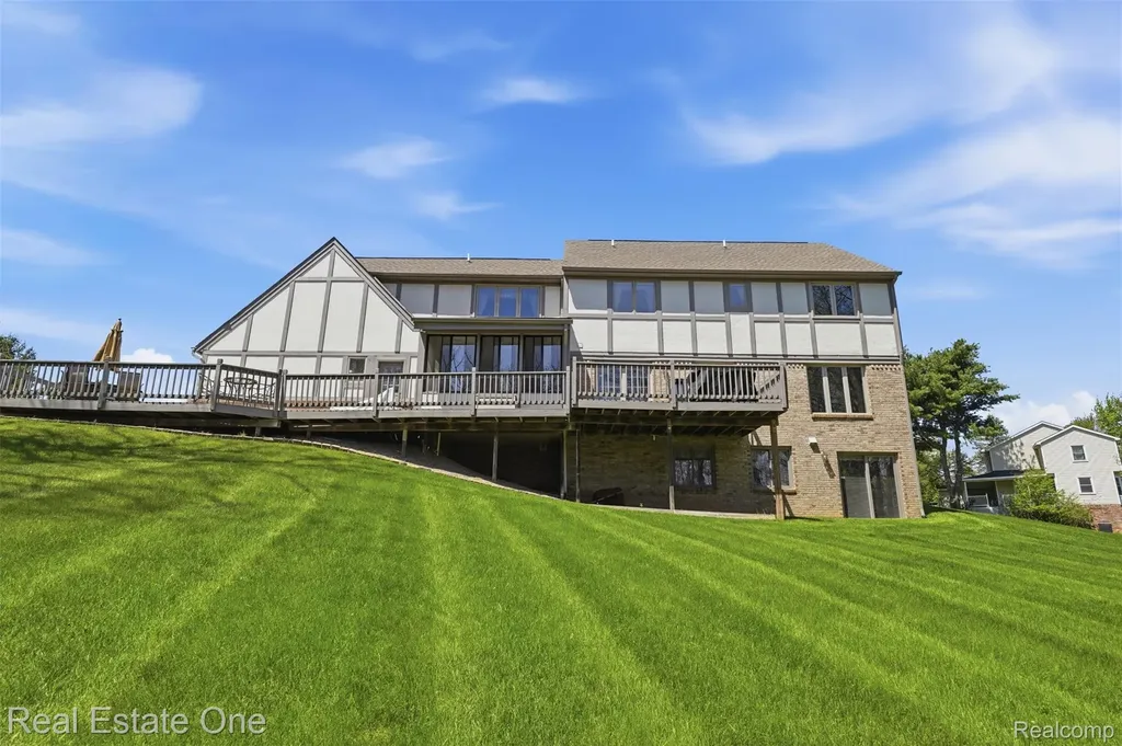 6514 Mountview Court Genoa Township MI 48116