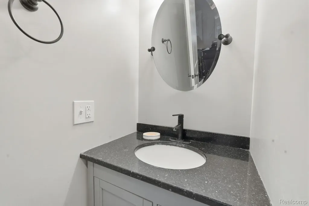 37752 Huron Pointe Drive Harrison Charter Township MI 48045