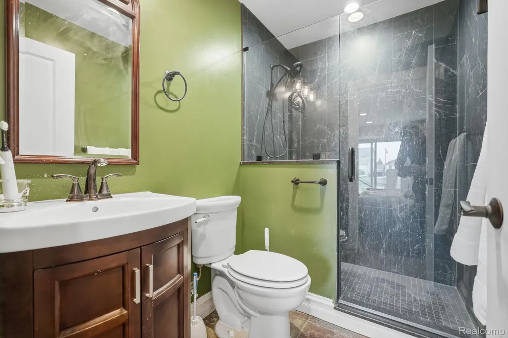 37752 Huron Pointe Drive Harrison Charter Township MI 48045