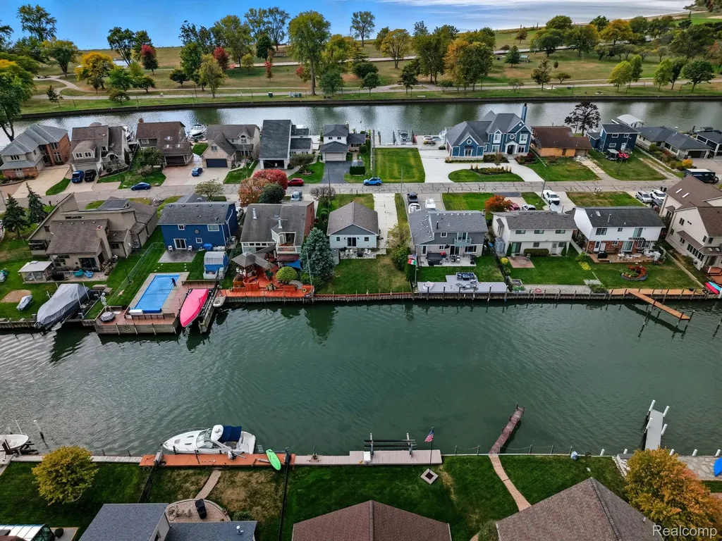 37752 Huron Pointe Drive Harrison Charter Township MI 48045
